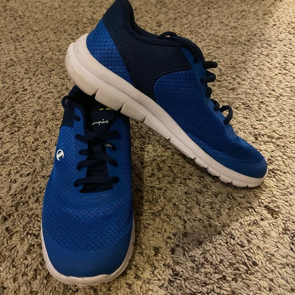 Boys champion shoes - Picture 2 of 6